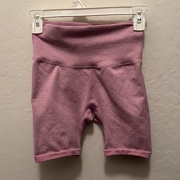 Pink Spandex shorts - Picture 4 of 4